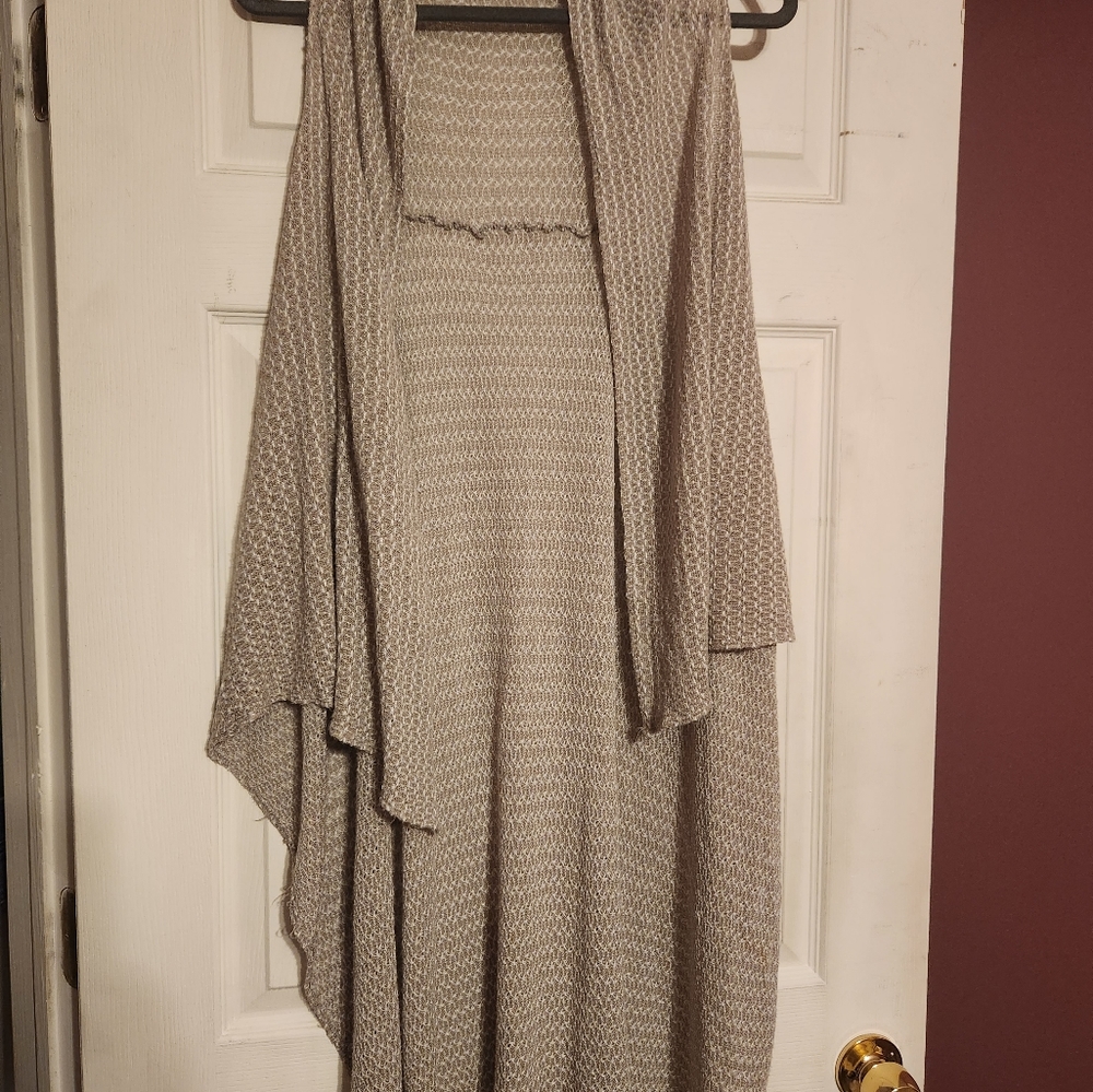 High-lo Sleeveless Cardigan